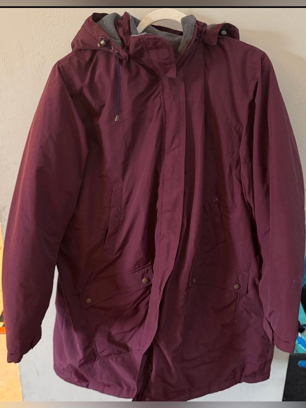 Women's hooded parka jacket